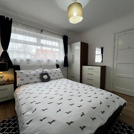 Springfield House- Near Newcastle Centre, Hospital And Keele University! Stoke-on-Trent Екстер'єр фото